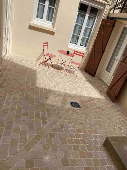 Ferienwohnung Le Bel Vue Sens Exterior foto