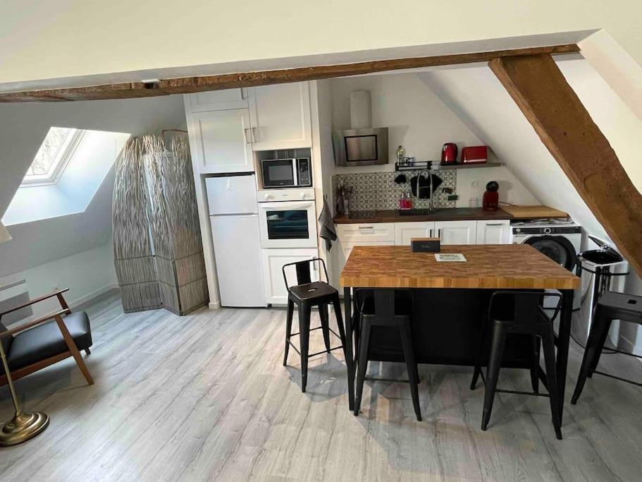 Ferienwohnung Le Bel Vue Sens Exterior foto